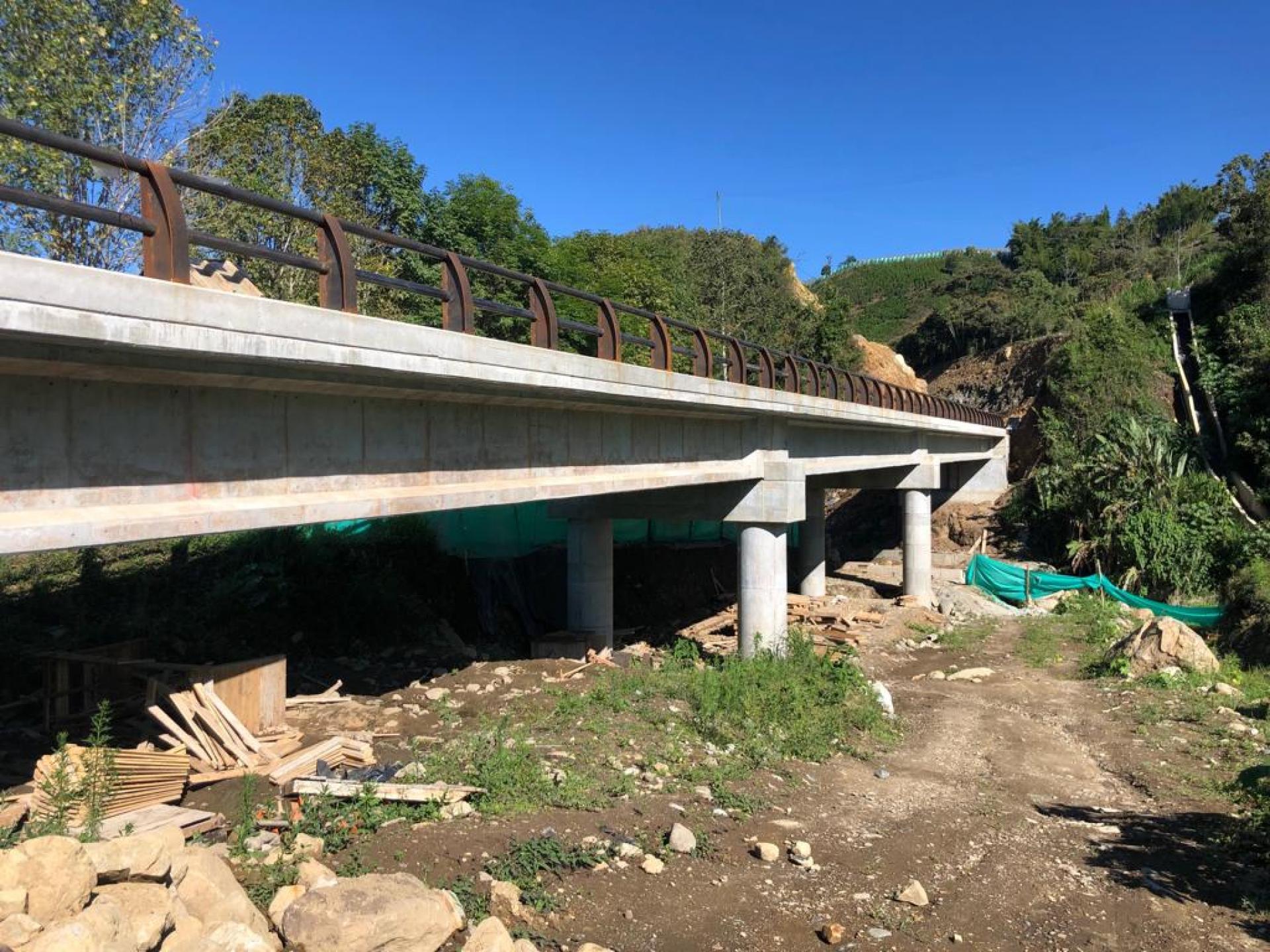 Construcción de Vía y Puentes pch Penderisco I -  Urrao, Antioquia.
