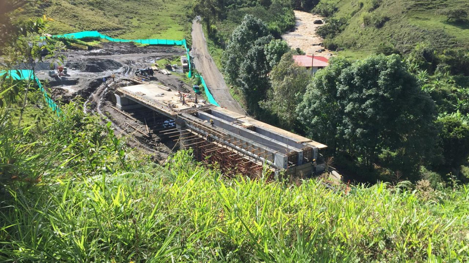Construcción de Vía y Puentes pch Penderisco I -  Urrao, Antioquia.